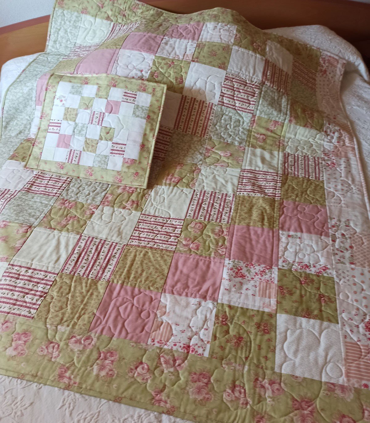 Comprar online colcha patchwork con cojín algodón 100% alta calidad.